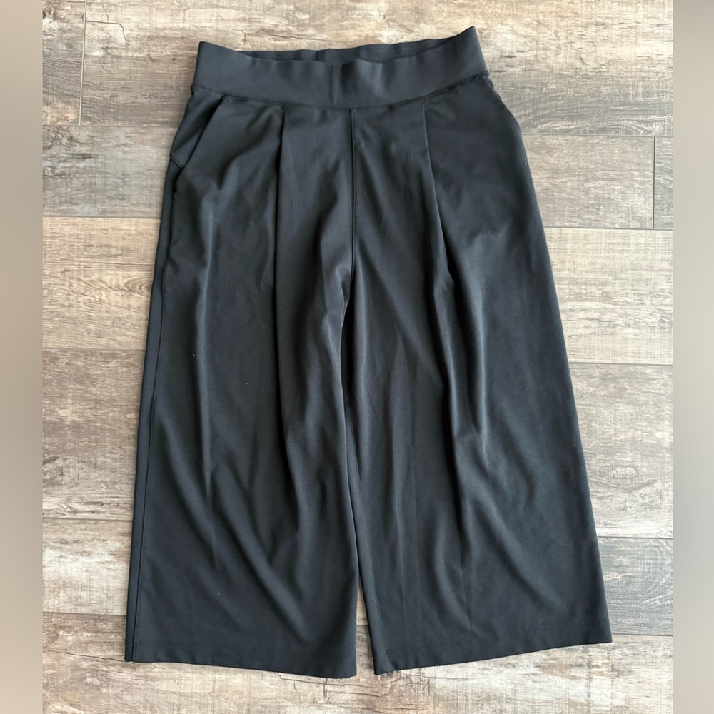 Lululemon Black Pleated Wide-Leg Crops